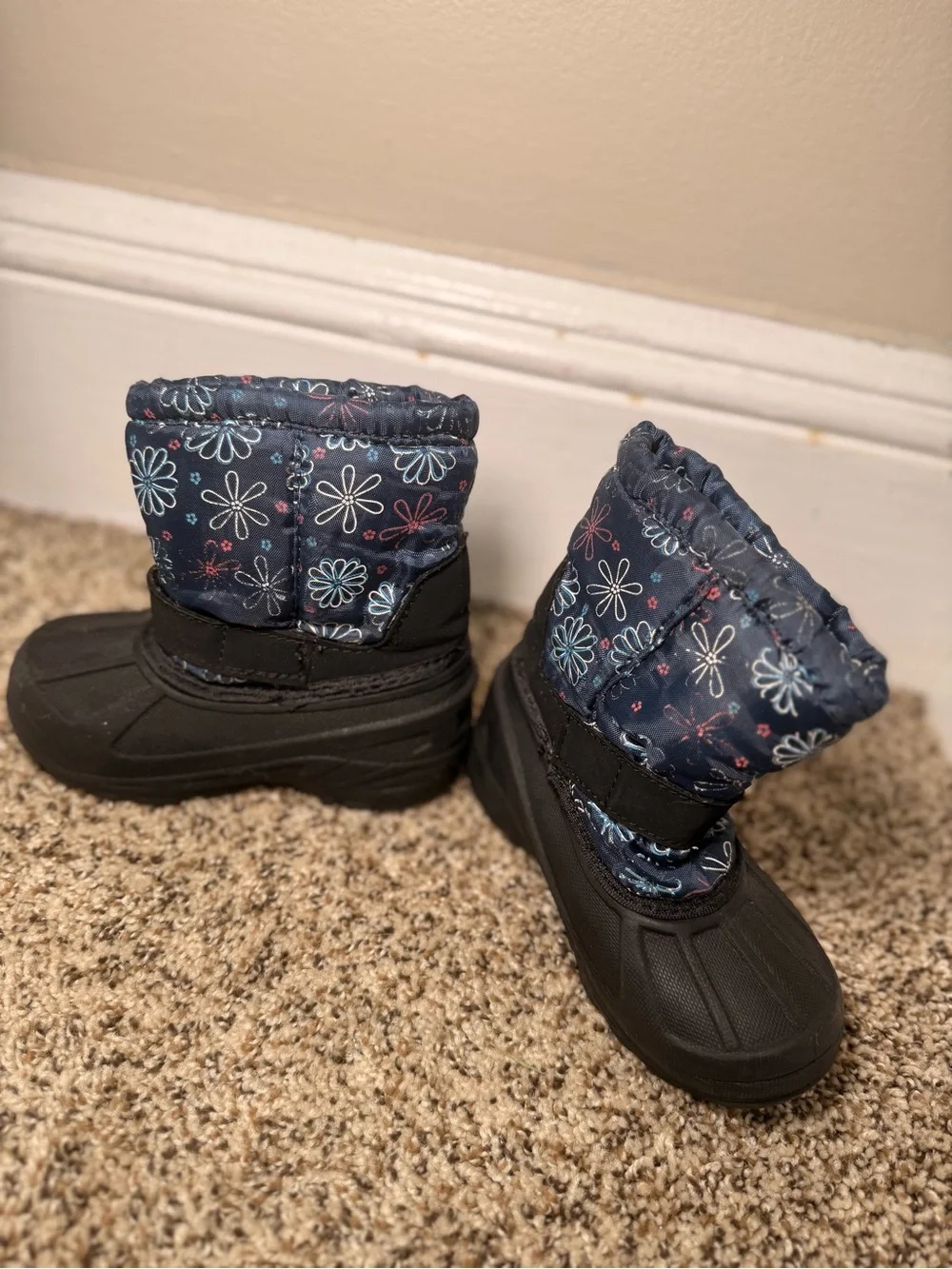 Kids Winter Boots Size 8